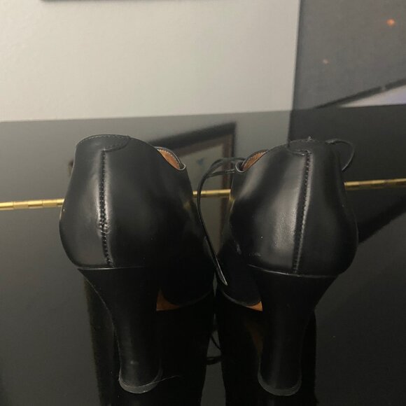 GORGEOUS AND GENTLY WORN YSL BLK LEATHER BOOTIES - SIZE 36/6 - Picture 3 of 4